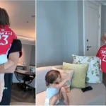 Justin Hubner, bek Timnas Indonesia, terekam kamera memberikan jersey Timnas kepada Kimmy, anak dari aktris Jennifer Coppen. Foto ini menunjukkan momen hangat dan tulus dari Justin Hubner, yang menuai banyak pujian di media sosial
