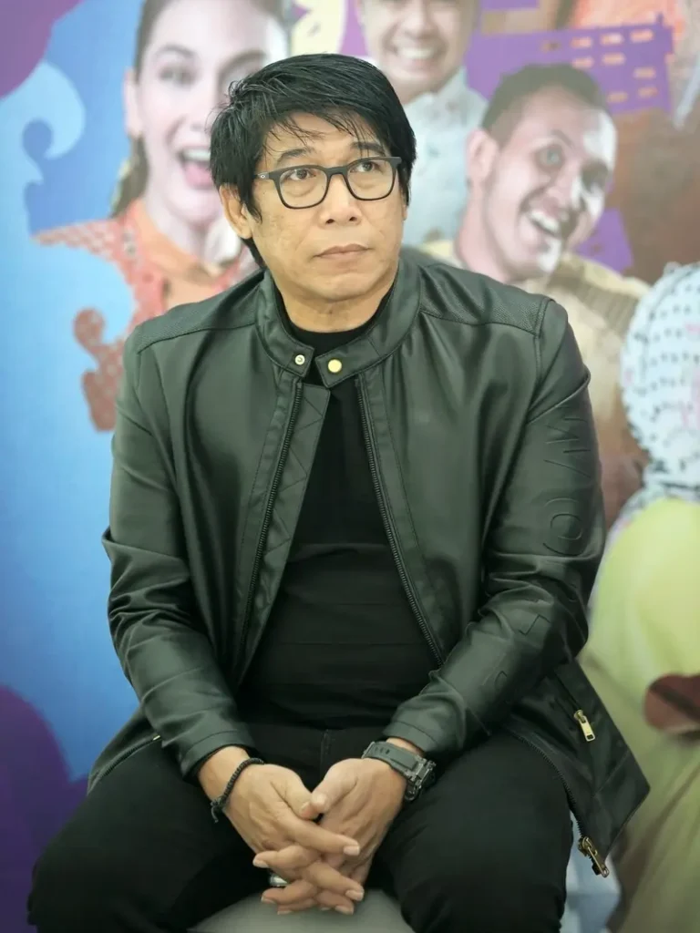 Parto Patrio, komedian, memberikan reaksi keras saat namanya dikaitkan dengan skandal yang menimpa Eko Patrio, rekannya. Ia menegaskan tidak terlibat dalam dunia politik dan mengkritik para penyebar gosip
